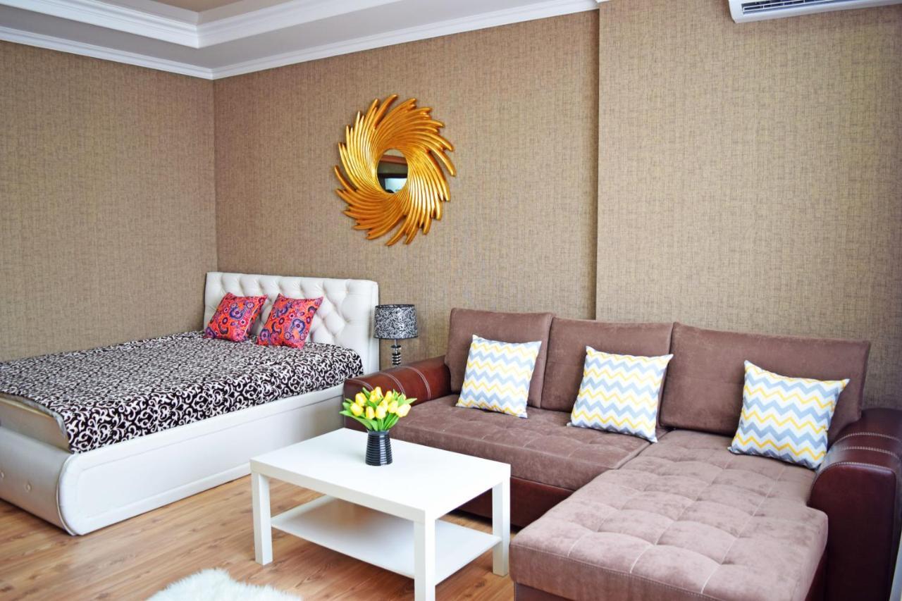 Bishkek Sunny Apartment In The Center Exterior photo