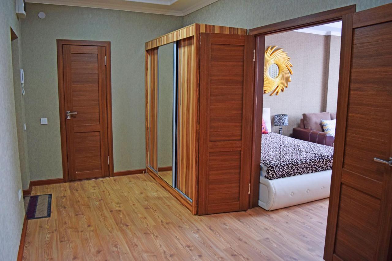 Bishkek Sunny Apartment In The Center Exterior photo